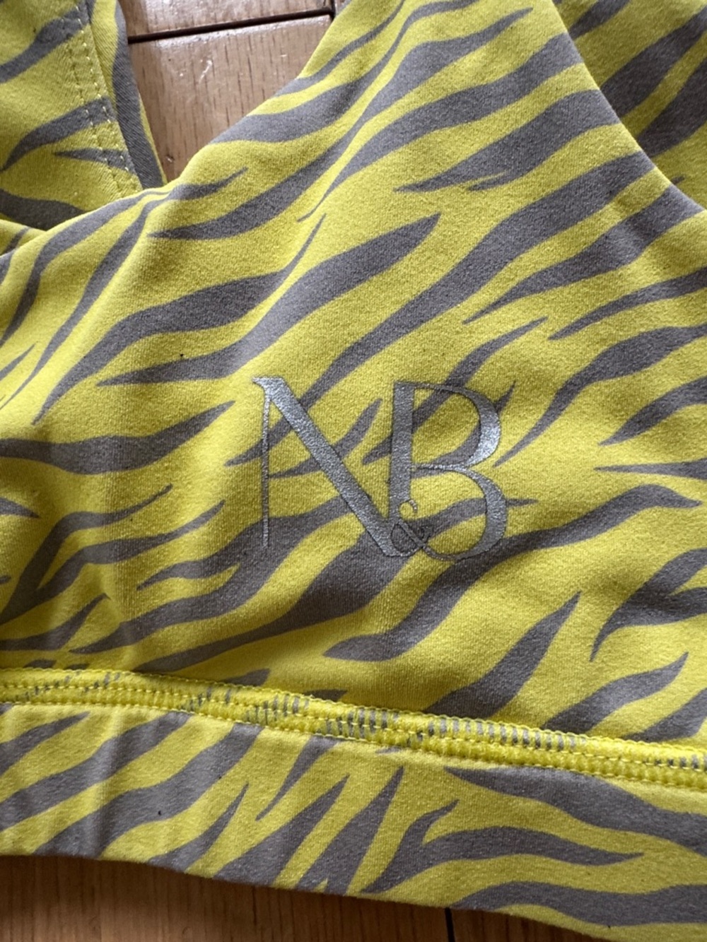 Yellow Zebra-Print Twist Front Sports Bra - Noire Blanc - Picture 3 of 6